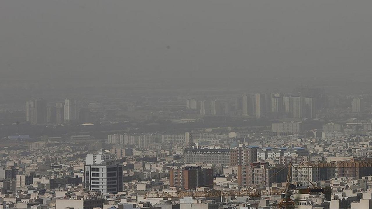 Kirli hava eğitimi vurdu… İran’da uzaktan eğitim dönemi