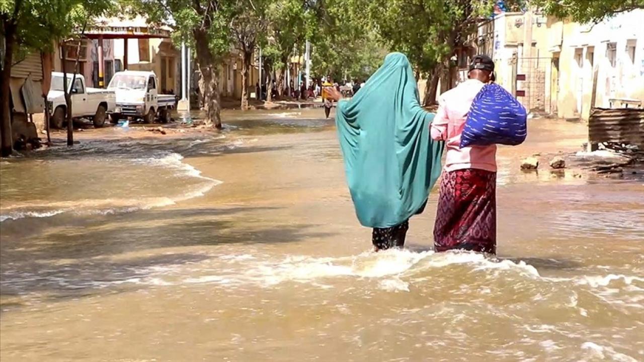 Somali ve Kenya’yı sel vurdu