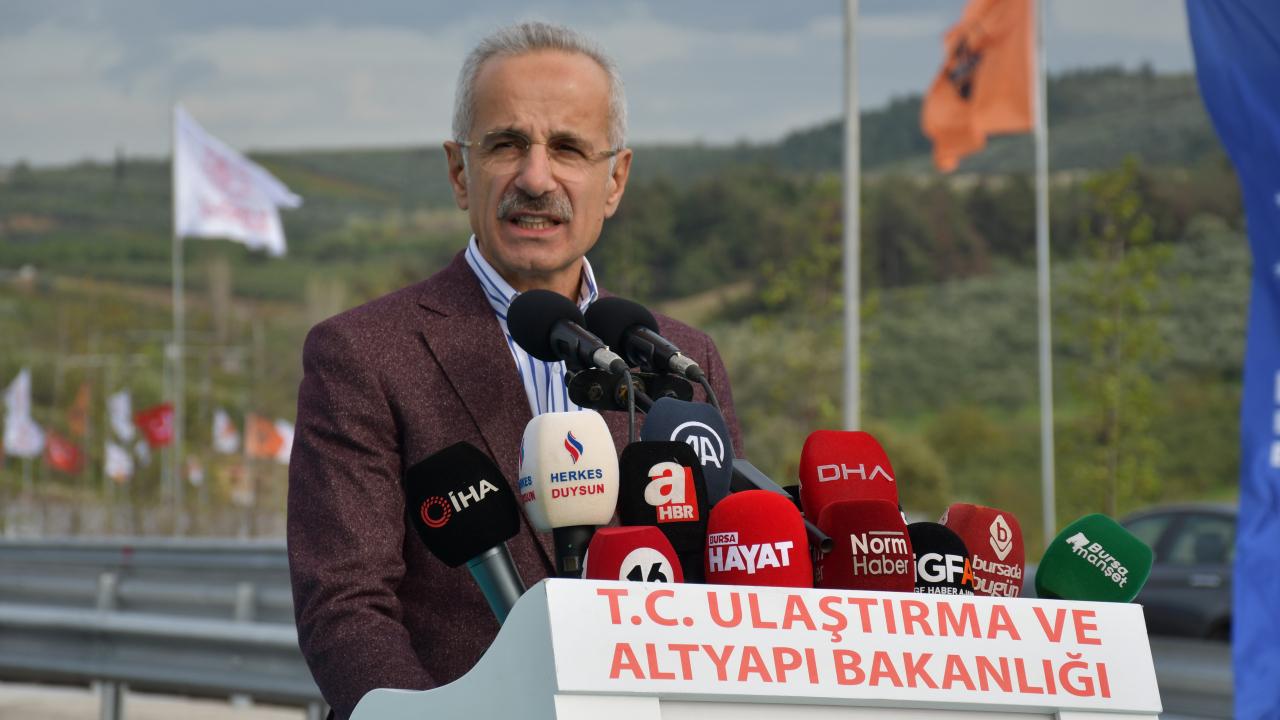 Uraloğlu: Devasa yatırımları dünya gıpta ile izliyor