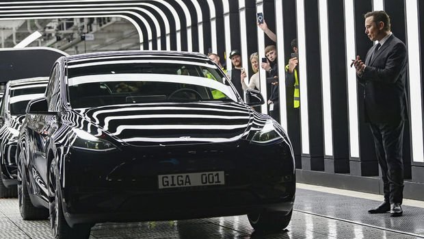 Tesla, Almanya’da üretimi durdurdu