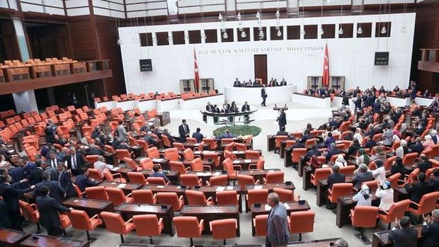 Kamuda tasarruf tedbirlerine ilişkin düzenlemeler içeren kanun teklifi komisyonda kabul edildi