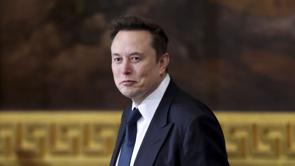 Elon Musk hükümetteki görevini bıraktı
