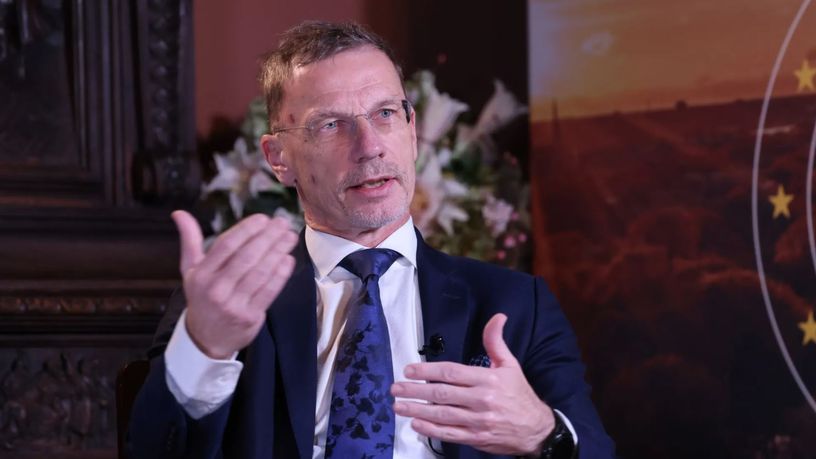 “Fed yavaş hareket etse bile AMB indirimlere devam edecek”