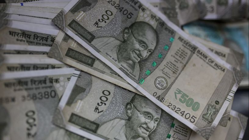 Hindistan rupisi, dolar karşısında tarihin en düşük seviyelerine geriledi