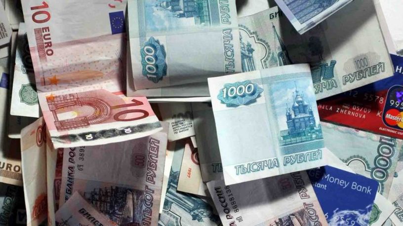 Rusya’da bütçe açığı artan harcamalarla 2,7 trilyon rubleye çıktı