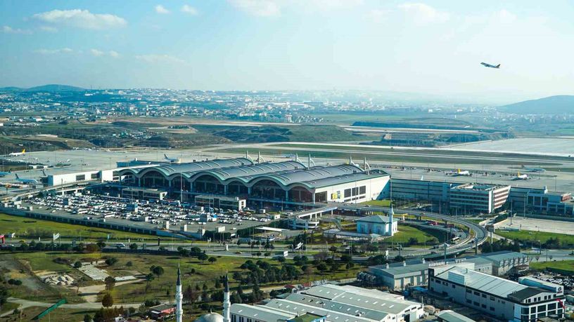 Sabiha Gökçen’de uçuşlara ‘kötü hava’ engeli