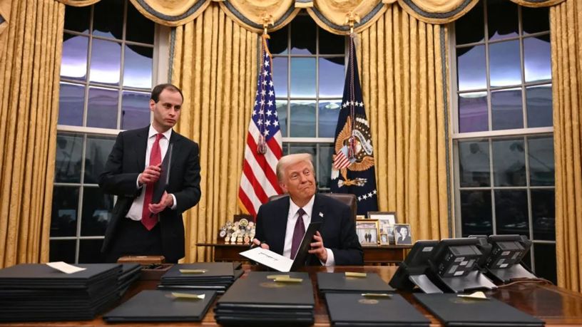 Trump, Meksika ve Kanada’ya yüzde 25 ek vergi getirecek