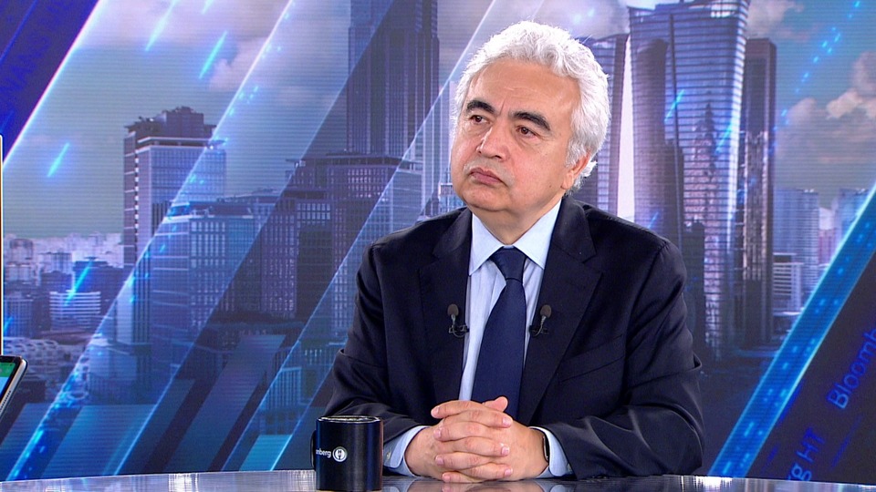 “Uzun dönemde yüksek petrol fiyatı beklemiyorum”