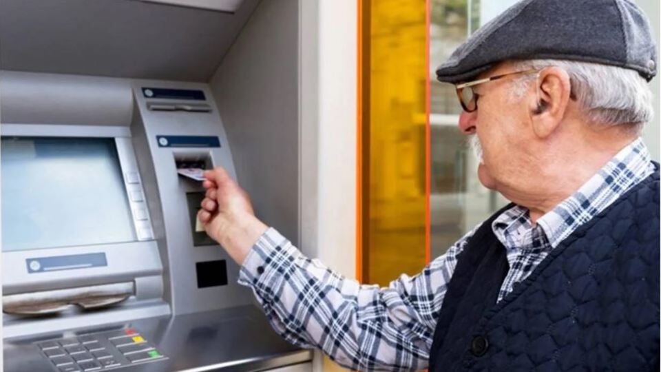 Emekli bayram ikramiyeleri hesaplara yatmaya başladı